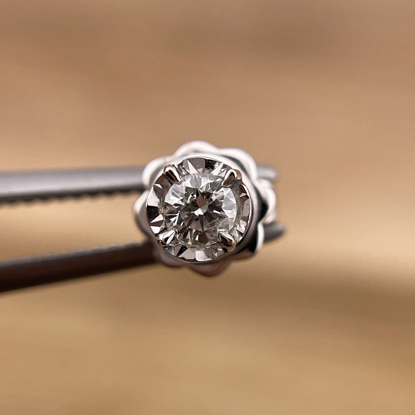 Diamantohrring aus 18 Karat Weissgold